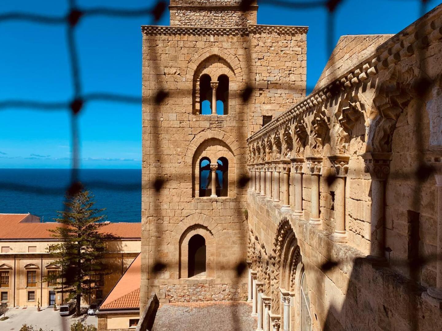 Cefalu Cathedral Palace Buitenkant foto
